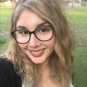 Meet your Posher, Lucila